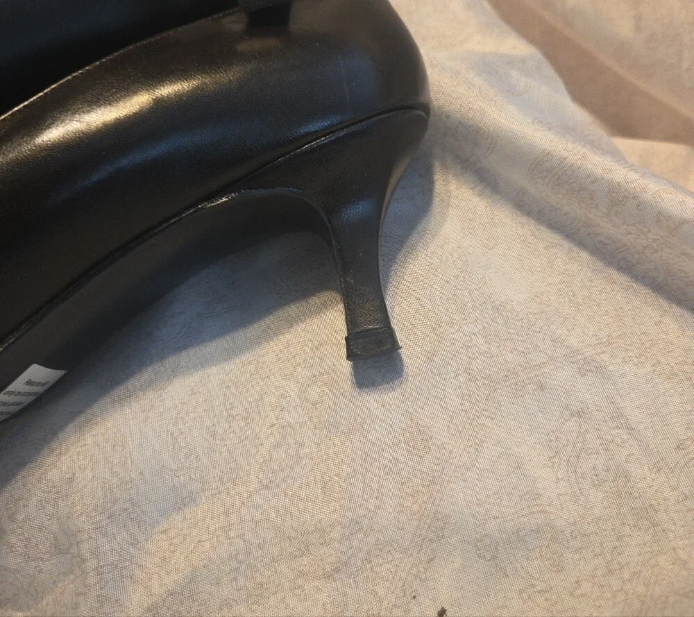 0Stuart Weitzman Dark Brown Leather Bow-Detail Pumps